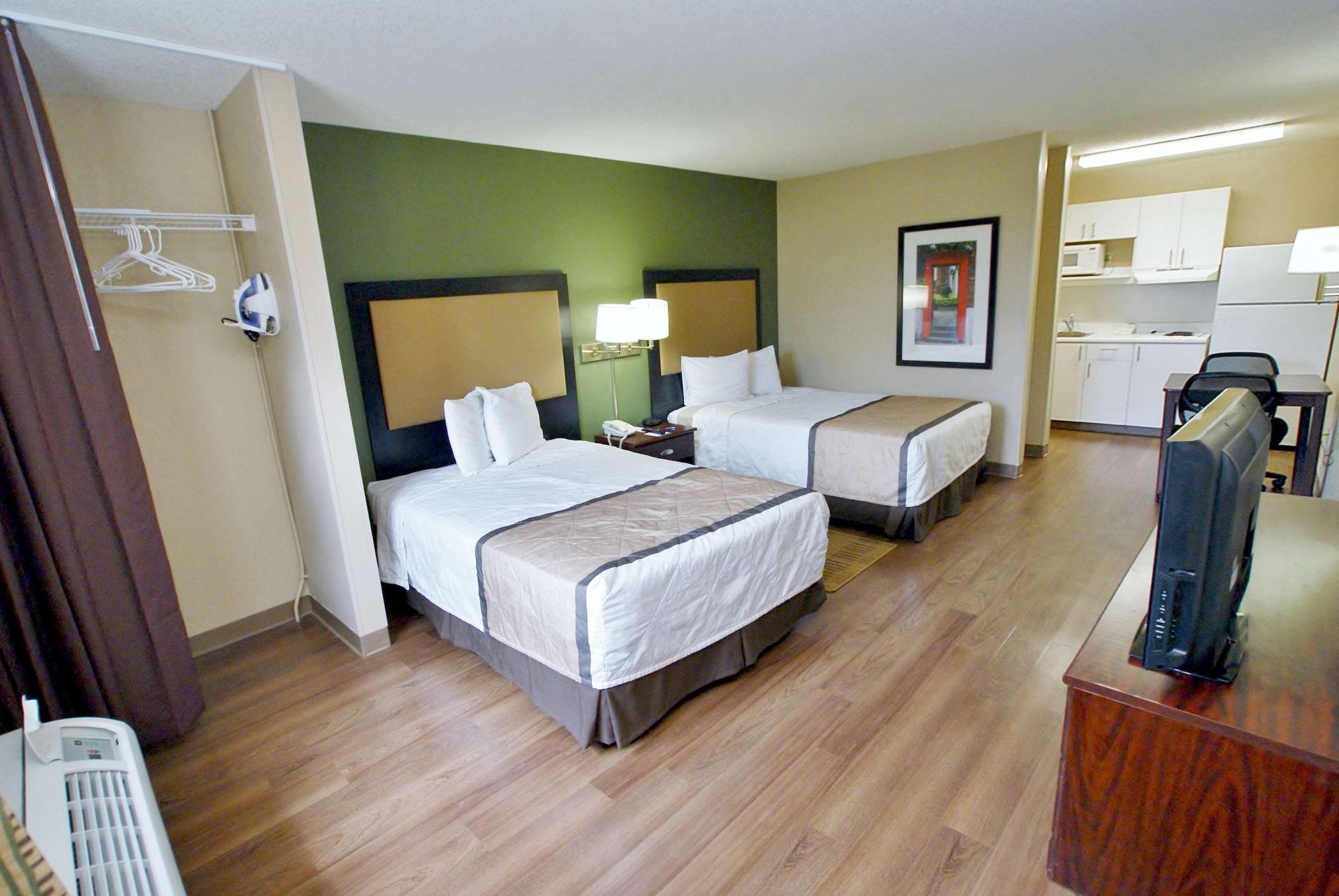 Extended America - Virginia - Independence Blvd 2*